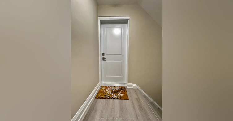 2-25 Glenside Avenue, Toronto, ON, M4L 2T6 - 3