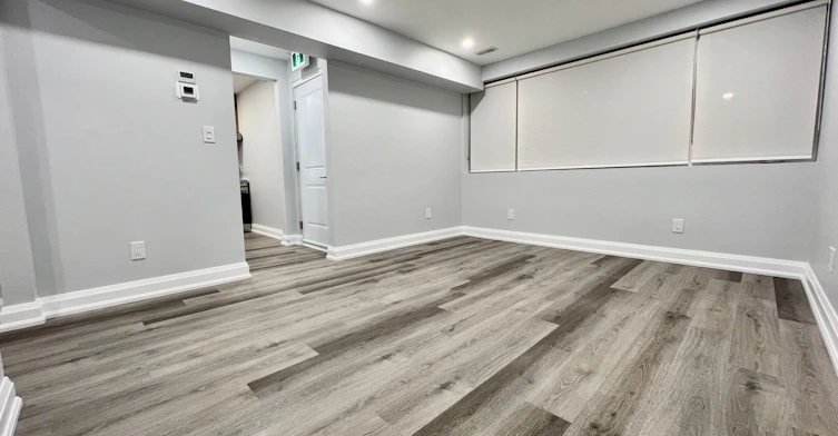 2-25 Glenside Avenue, Toronto, ON, M4L 2T6 - 4