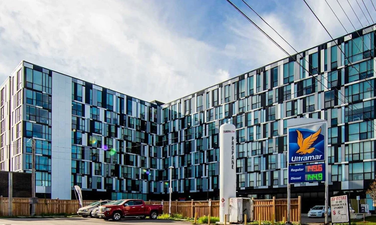 436-1900 Simcoe Street N