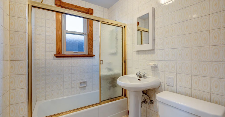Main-952 Coxwell Avenue, Toronto, ON, M4C 3G3 - 6