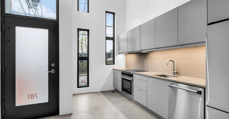781 Craven Road, Toronto, ON, M4L 2Z7 - 4