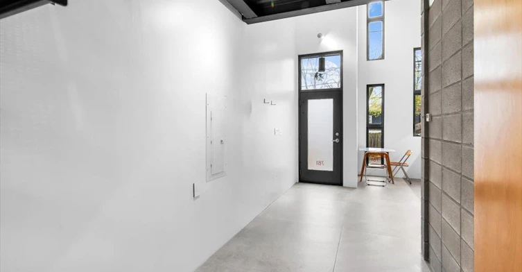 781 Craven Road, Toronto, ON, M4L 2Z7 - 7