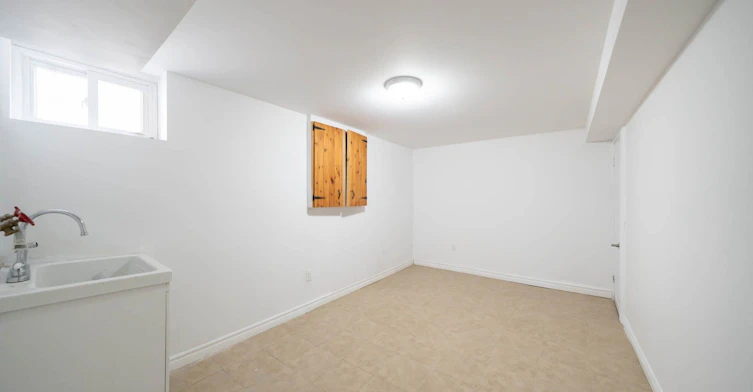 Lower-46 Shrewsbury Square, Toronto, ON, M1T 1L2 - 12