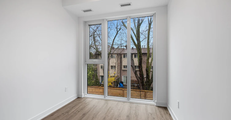 211-4569 Kingston Road, Toronto, ON, M1E 3S4 - 12