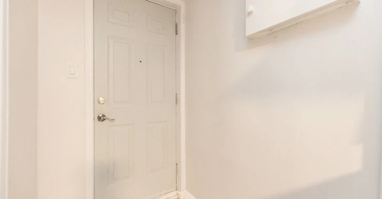 Lower-80 Rushbrooke Avenue, Toronto, ON, M4M 3A9 - 3