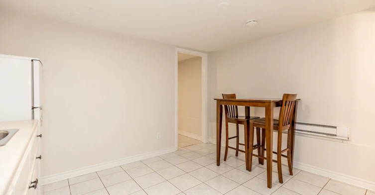 Lower-80 Rushbrooke Avenue, Toronto, ON, M4M 3A9 - 7