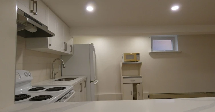 Lower-26 Scotswood Road, Toronto, ON, M1R 3N2 - 28