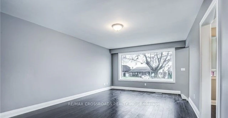 Main Floor-133 Labrador Drive, Oshawa, ON, L1H 7E4 - 4