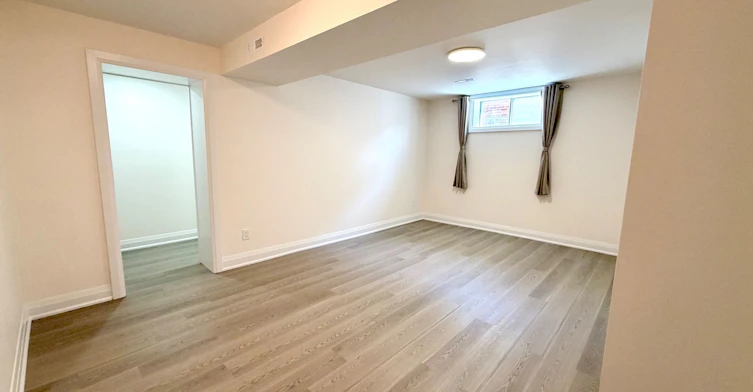 Lower-343 Chester Le Boulevard, Toronto, ON, M1W 2K8 - 4