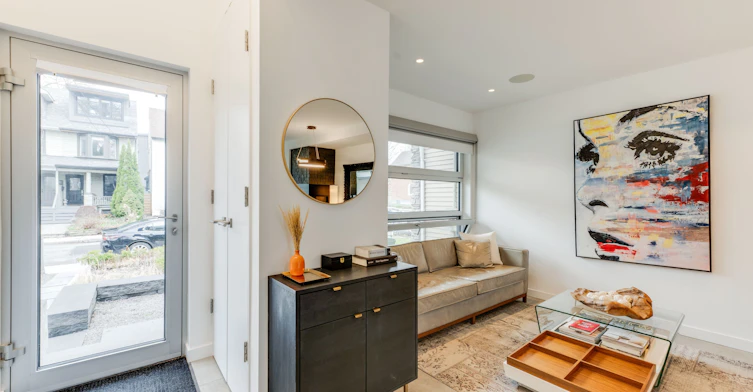 81 Dagmar Avenue, Toronto, ON, M4M 1V9 - 4