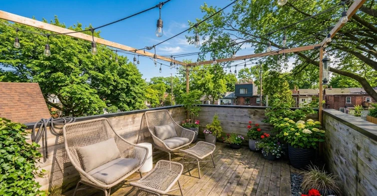81 Dagmar Avenue, Toronto, ON, M4M 1V9 - 45