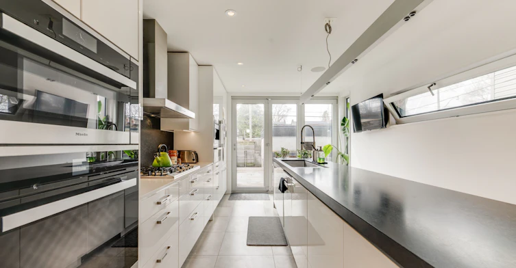 81 Dagmar Avenue, Toronto, ON, M4M 1V9 - 12