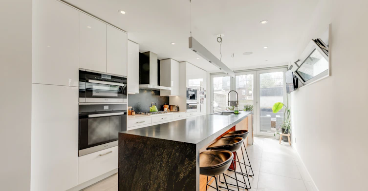 81 Dagmar Avenue, Toronto, ON, M4M 1V9 - 11