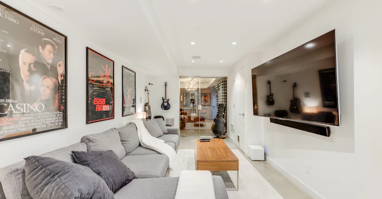 81 Dagmar Avenue, Toronto, ON, M4M 1V9 - 48