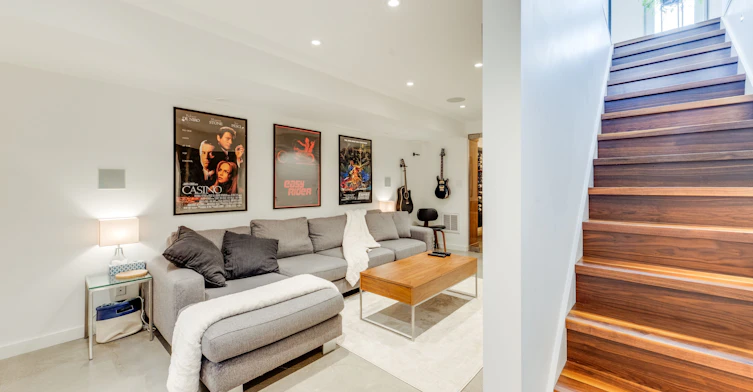 81 Dagmar Avenue, Toronto, ON, M4M 1V9 - 47
