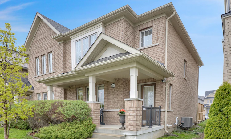 178 Britannia Avenue W