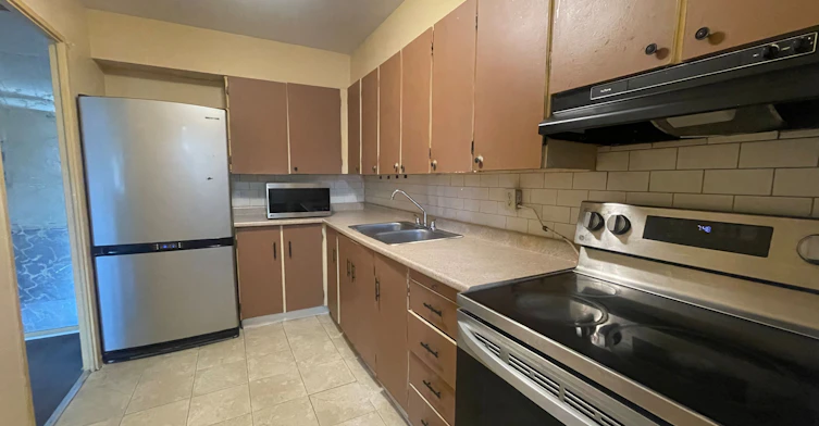 2411-5 Massey Square, Toronto, ON, M4C 5L6 - 9