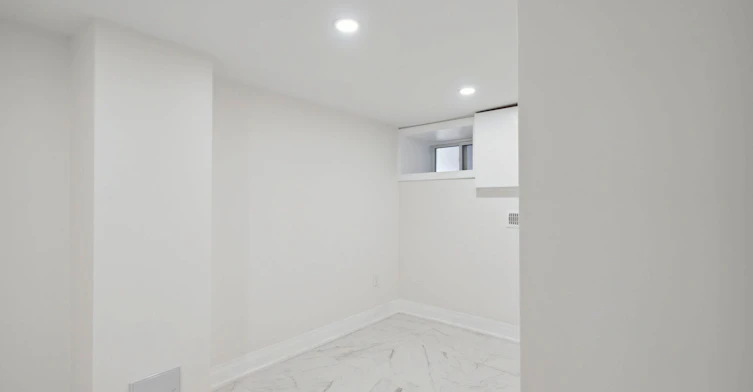 Lower-36 Tennis Crescent, Toronto, ON, M4K 1J3 - 3