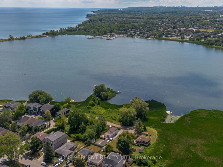 809 St. Martins Drive, Pickering, ON, L1W 1N1 - 6