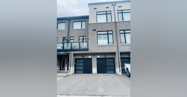 216-2550 Castlegate Crossing Drive, Pickering, ON, L1X 0G4