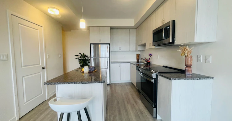 216-2550 Castlegate Crossing Drive, Pickering, ON, L1X 0G4 - 3