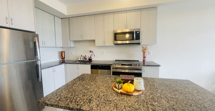 216-2550 Castlegate Crossing Drive, Pickering, ON, L1X 0G4 - 5