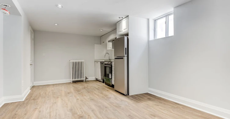 2-11 Fairside Avenue, Toronto, ON, M4C 3G8 - 10
