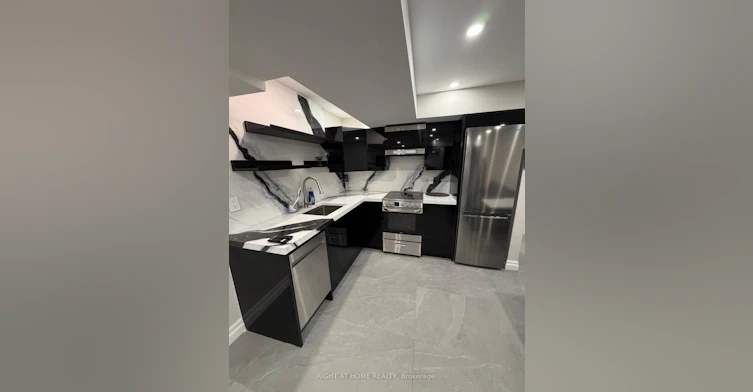 Lower-18 Wroxeter Avenue, Toronto, ON, M4K 1J6 - 2