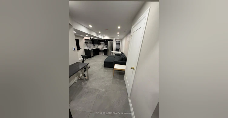 Lower-18 Wroxeter Avenue, Toronto, ON, M4K 1J6 - 9