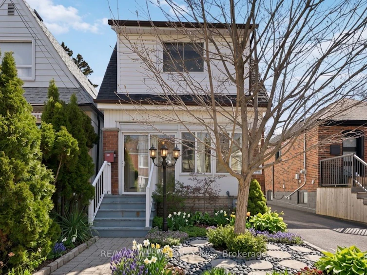 79 King Edward Avenue, Toronto, ON, M4C 5J5 - 2