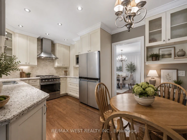 79 King Edward Avenue, Toronto, ON, M4C 5J5 - 7