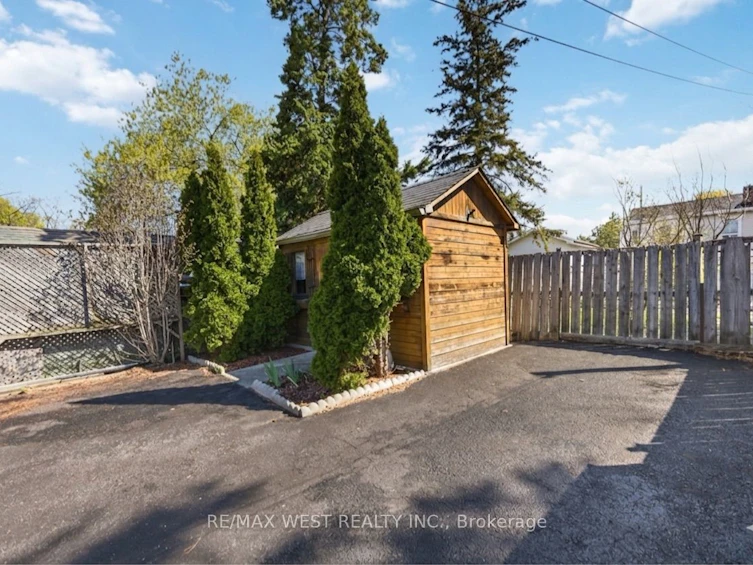 79 King Edward Avenue, Toronto, ON, M4C 5J5 - 24