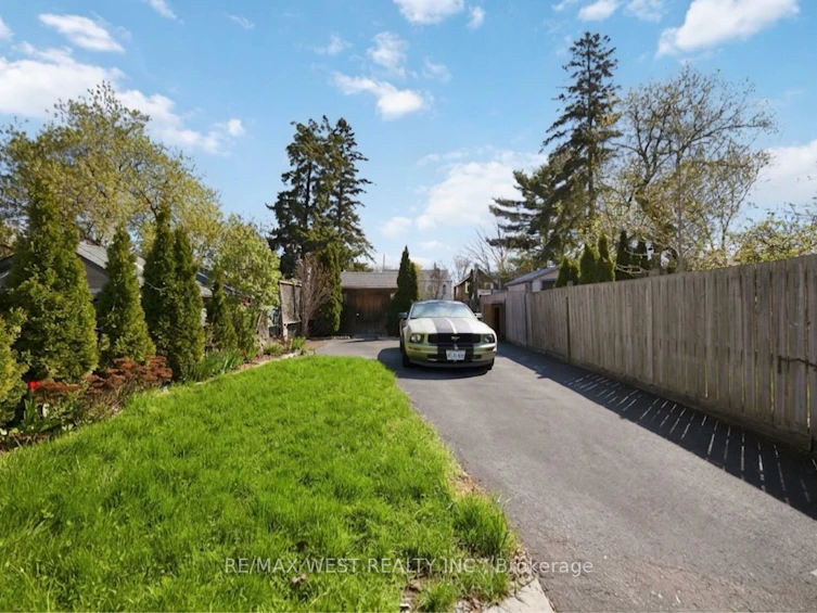 79 King Edward Avenue, Toronto, ON, M4C 5J5 - 23