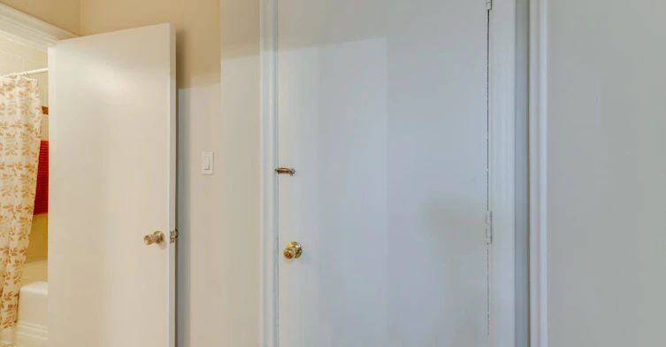 Lower-225 Woodville Avenue, Toronto, ON, M4J 2R4 - 13