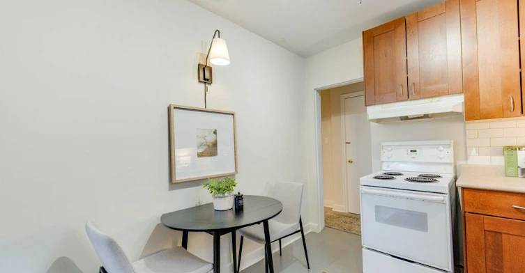 Lower-225 Woodville Avenue, Toronto, ON, M4J 2R4 - 10