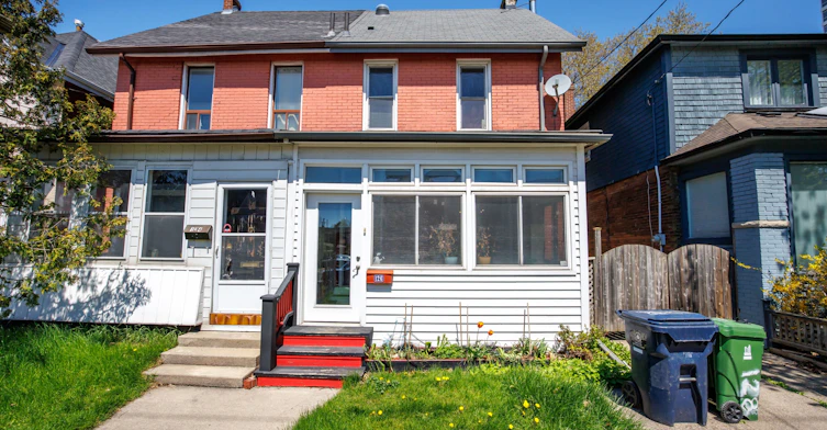 126 Stephenson Avenue, Toronto, ON, M4C 1G4