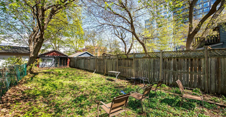 126 Stephenson Avenue, Toronto, ON, M4C 1G4 - 2