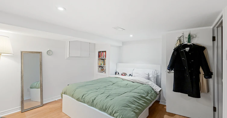 126 Stephenson Avenue, Toronto, ON, M4C 1G4 - 18
