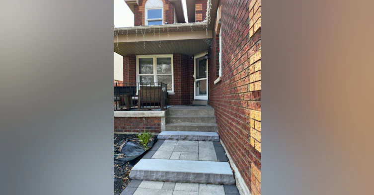 42 Brownell Street, Whitby, ON, L1R 2E9 - 2