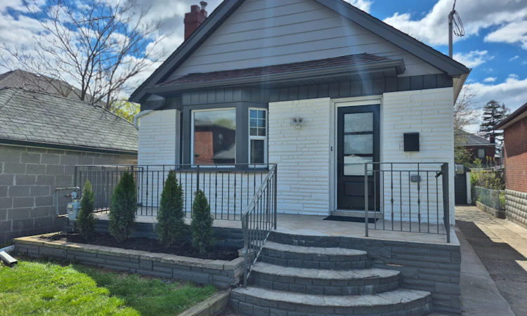 40 Leroy Avenue