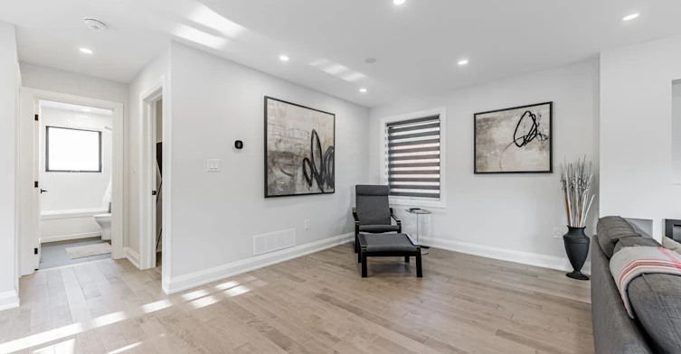 16 Boem Avenue, Toronto, ON, M1R 3T1 - 9
