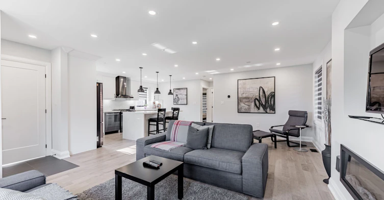 16 Boem Avenue, Toronto, ON, M1R 3T1 - 7