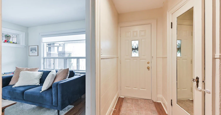 31 Lesmount Avenue, Toronto, ON, M4J 3V5 - 3