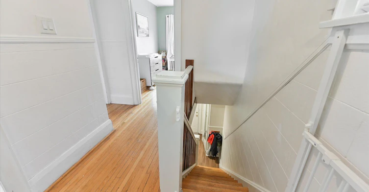 31 Lesmount Avenue, Toronto, ON, M4J 3V5 - 14