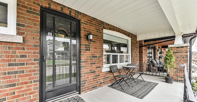 31 Lesmount Avenue, Toronto, ON, M4J 3V5 - 2