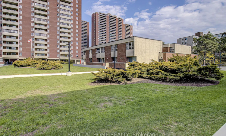 409-8 Crescent Town Road