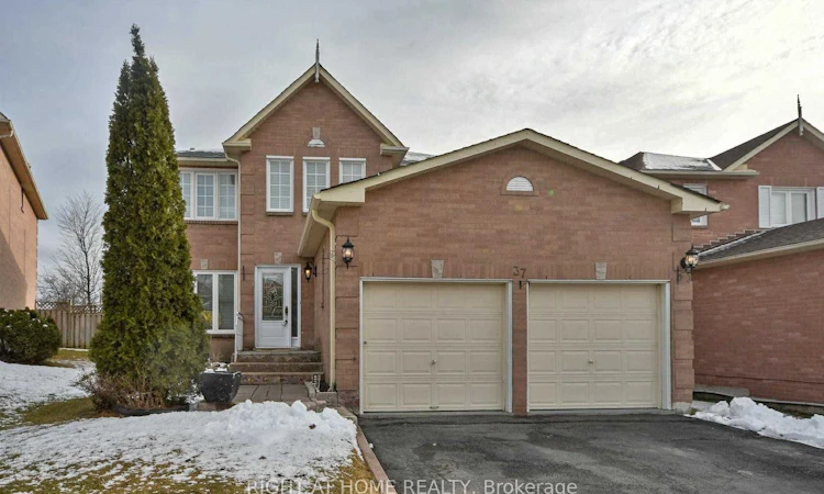 37 Willcocks Crescent N