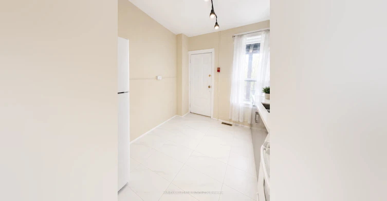 2nd Flr-1355 Danforth Avenue, Toronto, ON, M4J 1N1 - 8