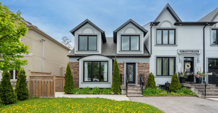 Upper-82 Ellington Drive, Toronto, ON, M1R 3Y1