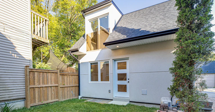 Laneway Upper-20 Kewbeach Avenue, Toronto, ON, M4L 1B7 - 16